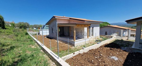 casa indipendente in vendita a Poggio Nativo