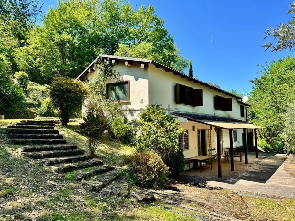 casa indipendente in vendita a Poggio Nativo