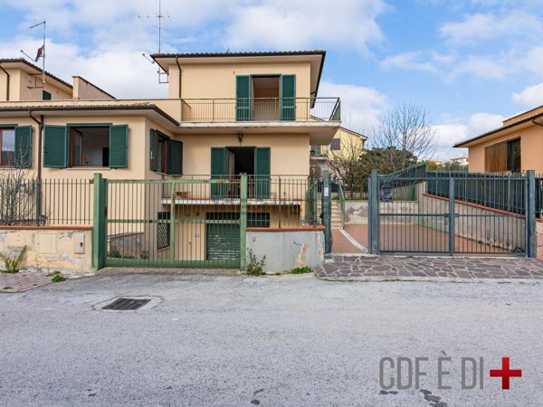 casa indipendente in vendita a Poggio Nativo