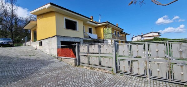 casa indipendente in vendita a Poggio Nativo