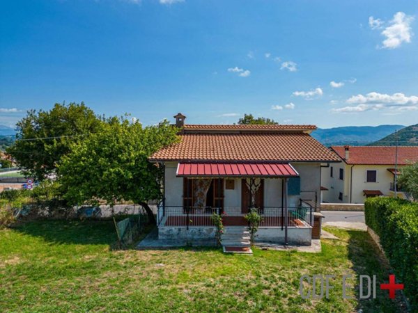 casa indipendente in vendita a Poggio Nativo