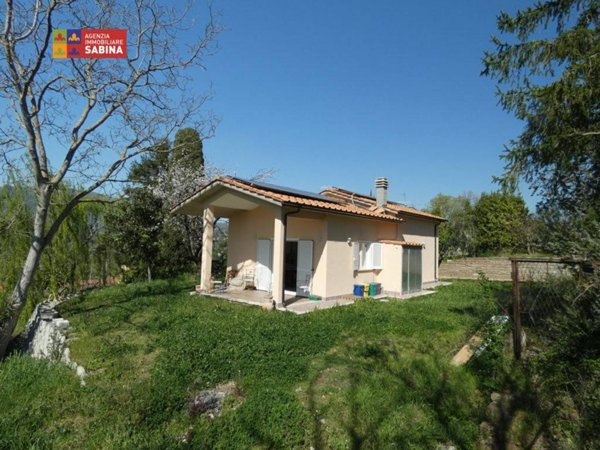 casa indipendente in vendita a Poggio Nativo
