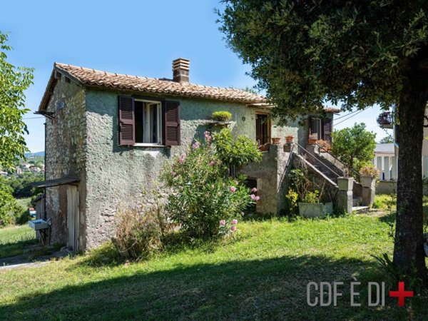 casa indipendente in vendita a Poggio Nativo