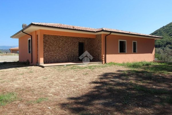 casa indipendente in vendita a Poggio Nativo