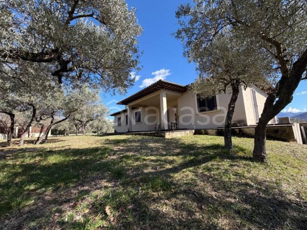 casa indipendente in vendita a Poggio Nativo