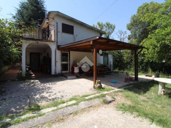 casa indipendente in vendita a Poggio Nativo