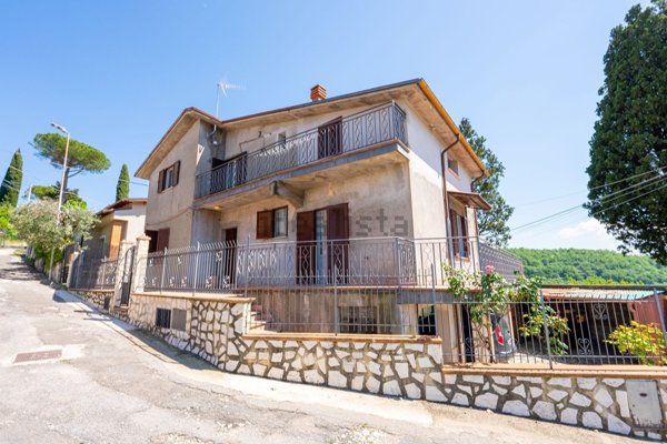casa indipendente in vendita a Poggio San Lorenzo