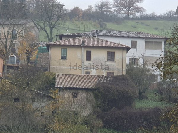 casa indipendente in vendita a Posta