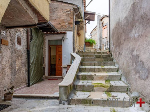 appartamento in vendita a Pozzaglia Sabina