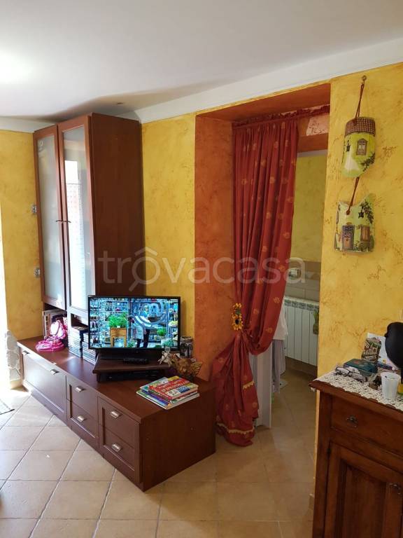 casa indipendente in vendita a Pozzaglia Sabina