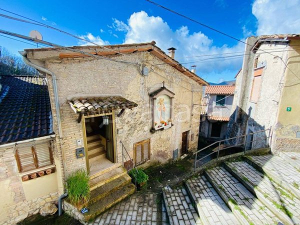 appartamento in vendita a Pozzaglia Sabina