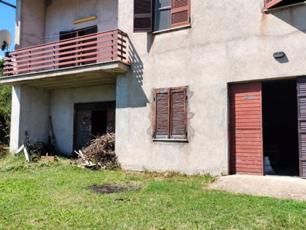 casa indipendente in vendita a Pozzaglia Sabina