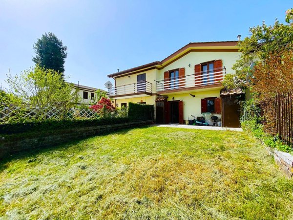 casa indipendente in vendita a Pozzaglia Sabina