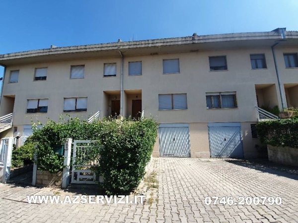 casa indipendente in vendita a Rieti in zona Campoloniano