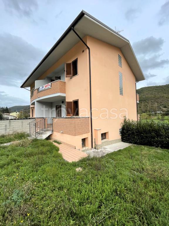 casa indipendente in vendita a Rieti