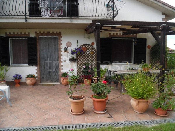 casa indipendente in vendita a Rieti in zona Piani Sant'Elia