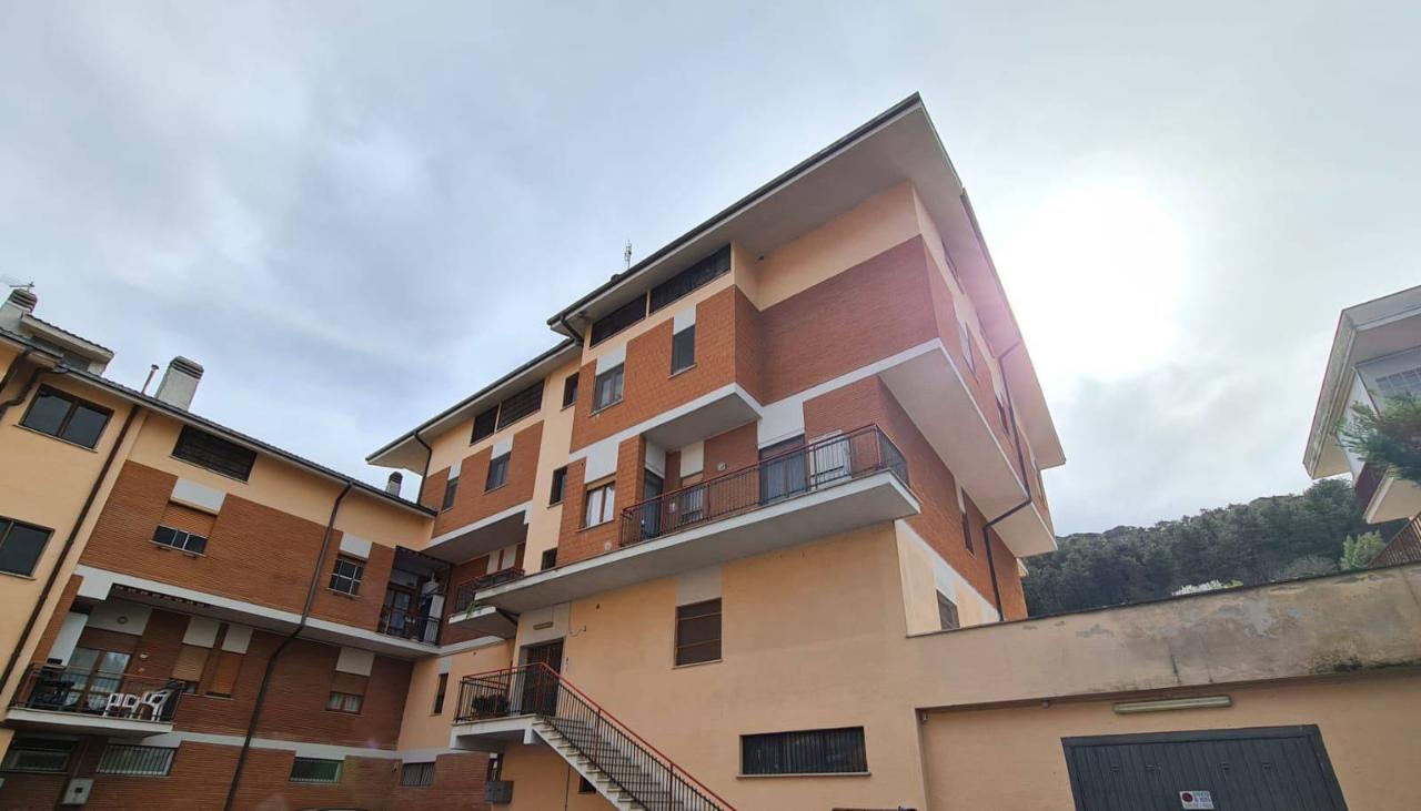 appartamento in vendita a Rieti in zona Campoloniano