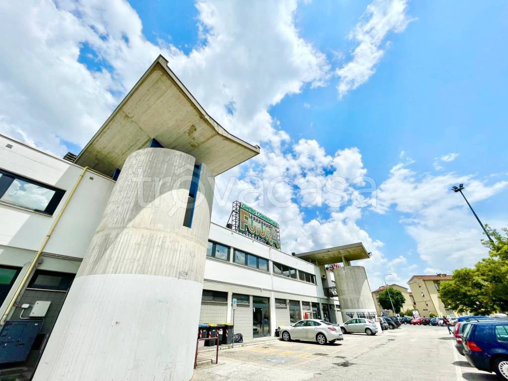 appartamento in vendita a Rieti in zona Campoloniano