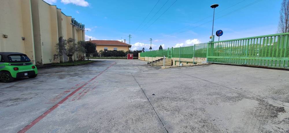 capannone in vendita a Rieti in zona Vazia