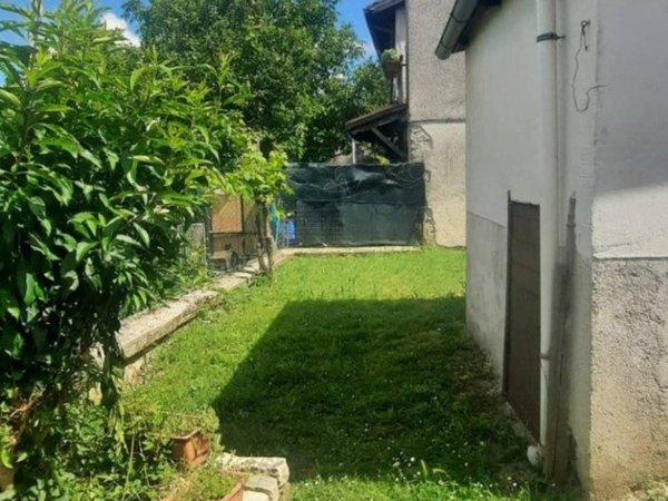 casa indipendente in vendita a Rieti