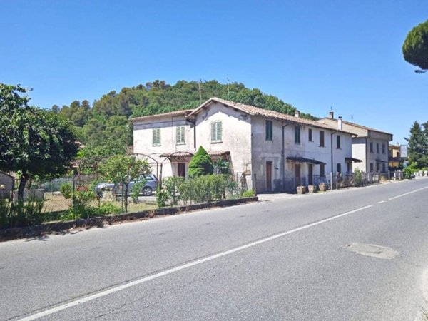 casa indipendente in vendita a Rieti in zona Centro Città
