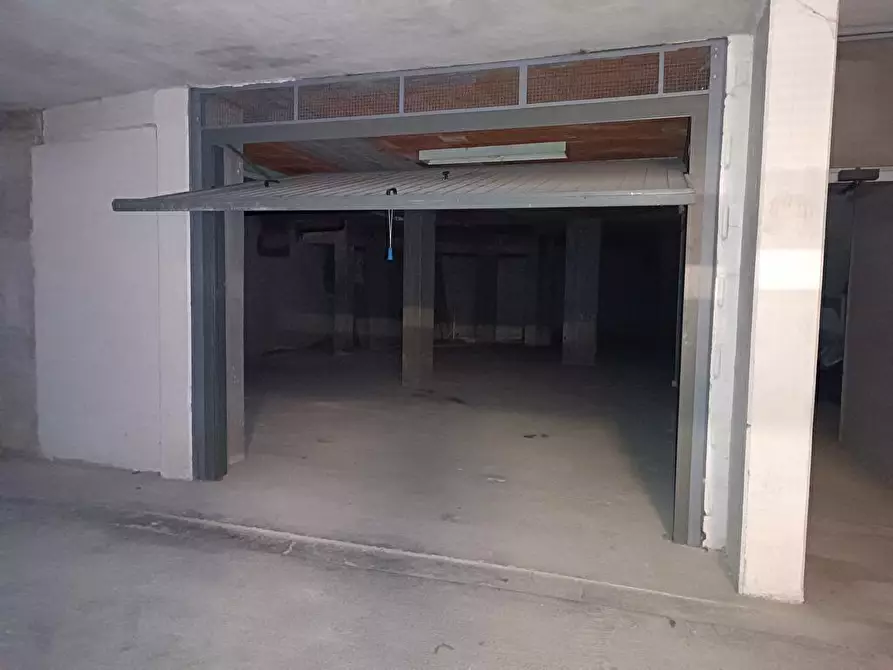 locale di sgombero in vendita a Rieti in zona Campoloniano