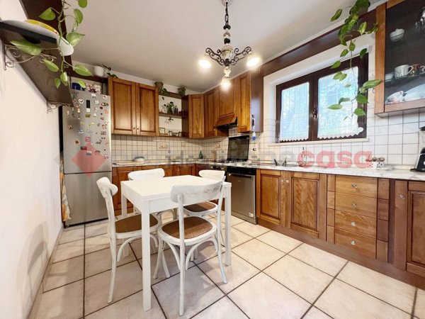 casa indipendente in vendita a Rieti in zona Madonna del Passo