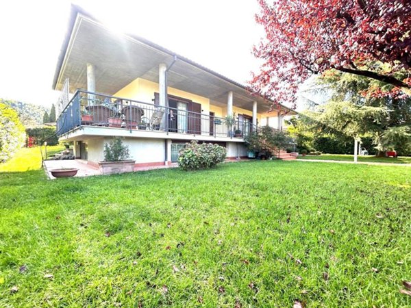 casa indipendente in vendita a Rieti in zona Centro Città