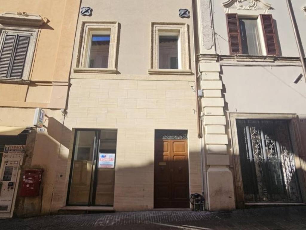negozio in vendita a Rieti in zona Centro Città
