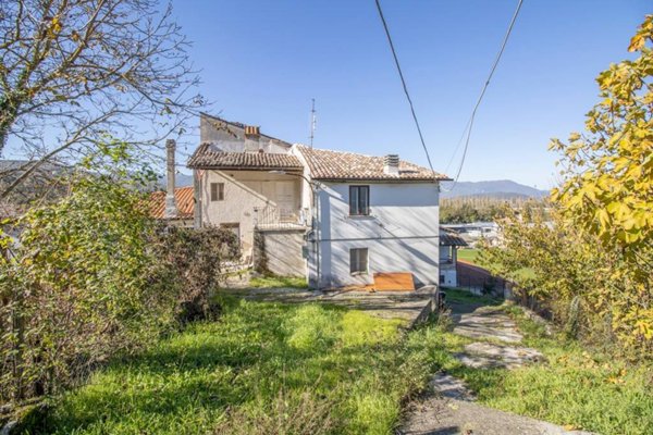 casa indipendente in vendita a Rieti in zona Case San Benedetto
