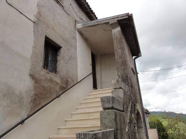 casa semindipendente in vendita a Rieti in zona Poggio Perugino