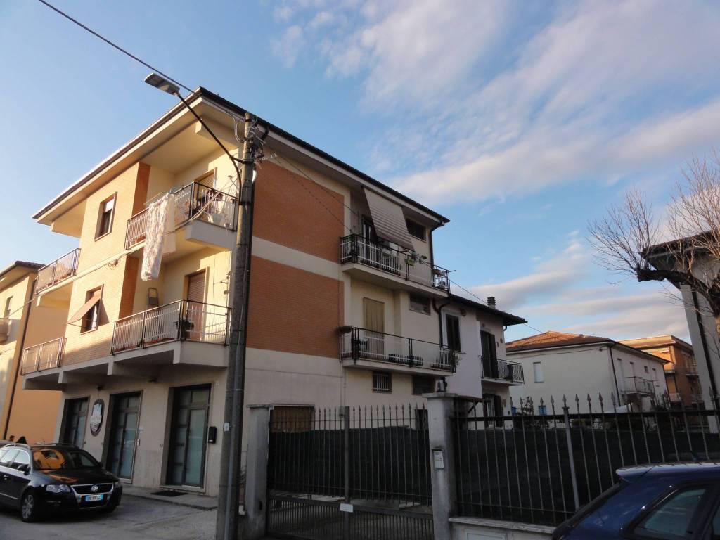 casa indipendente in vendita a Rieti in zona Madonna del Cuore