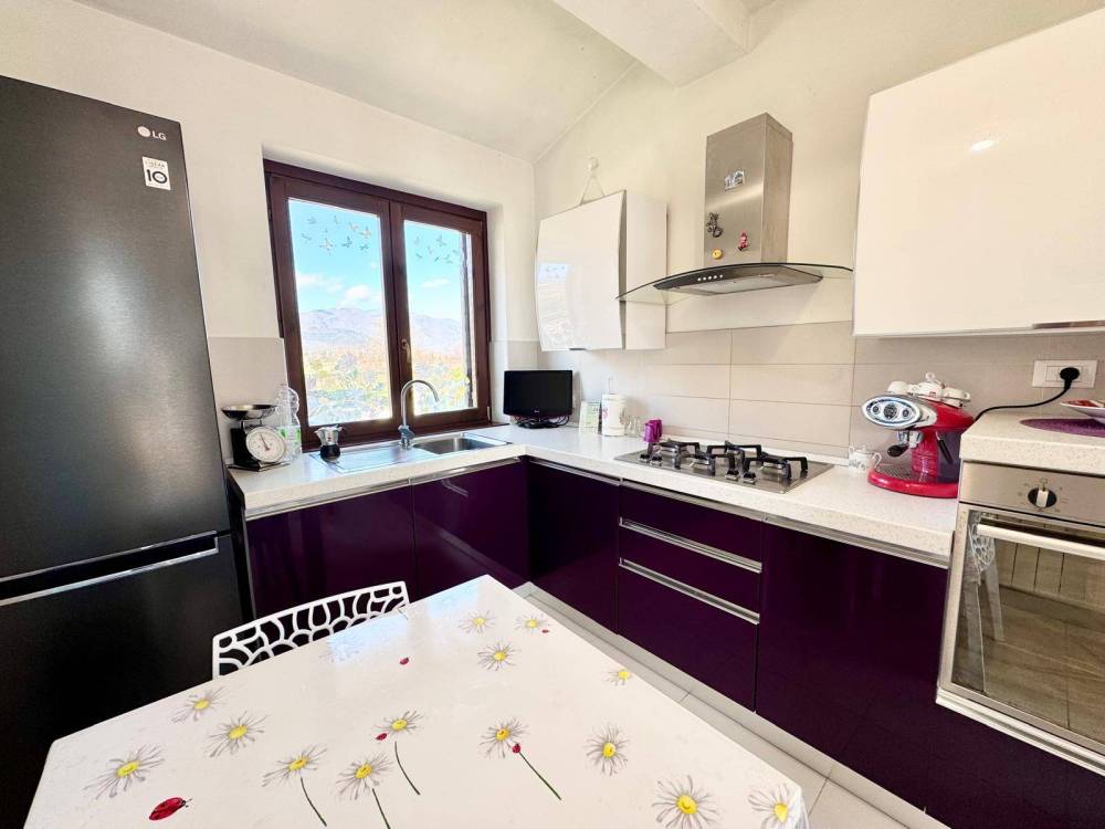 casa indipendente in vendita a Rieti in zona Piani Poggio Fidoni