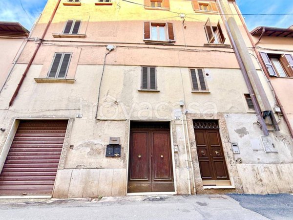appartamento in vendita a Rieti in zona Campoloniano