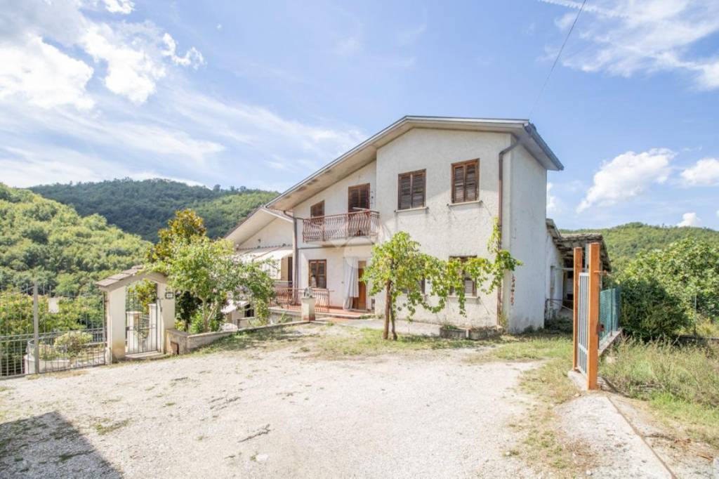 casa indipendente in vendita a Rieti in zona Colle Sant'Antimo