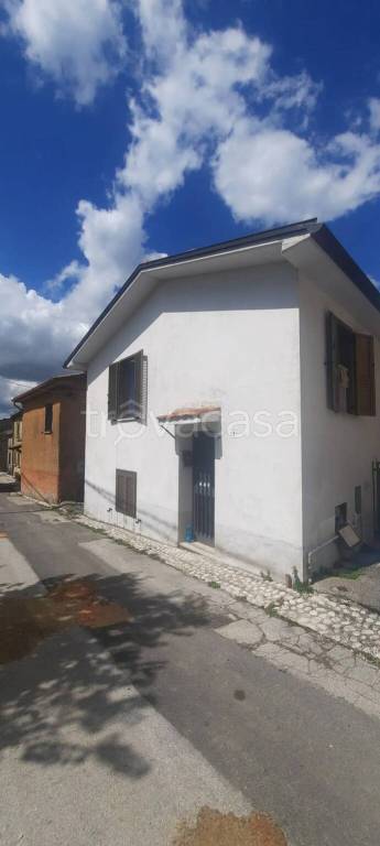 casa indipendente in vendita a Rieti