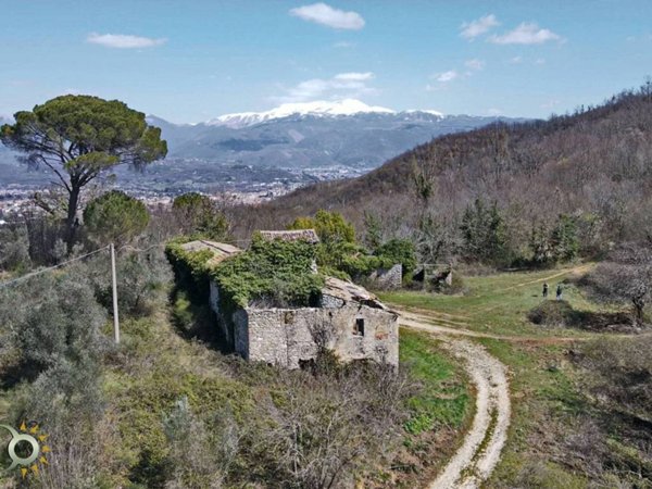 casa indipendente in vendita a Rieti