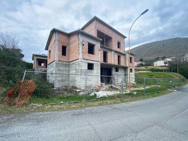 intera palazzina in vendita a Rieti
