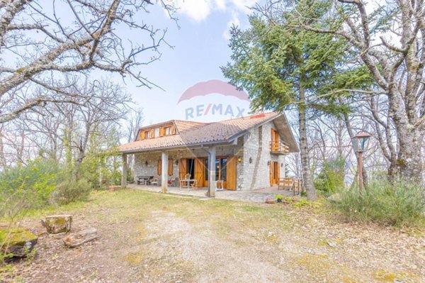 casa indipendente in vendita a Rieti in zona Maglianello Alto