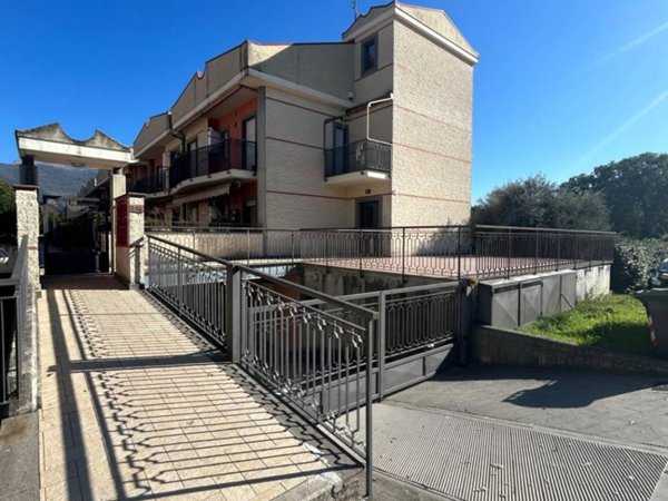 appartamento in vendita a Rieti in zona Campoloniano