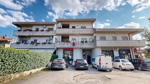 appartamento in vendita a Rieti in zona Campoloniano