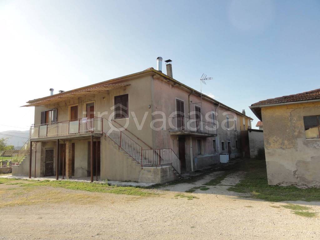 casa indipendente in vendita a Rieti in zona Centro Città