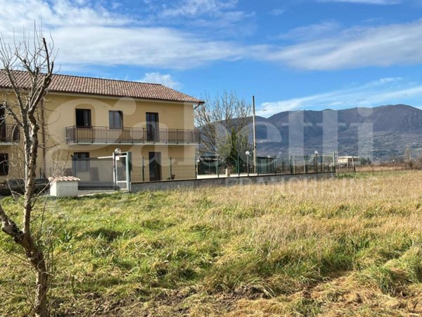casa indipendente in vendita a Rieti
