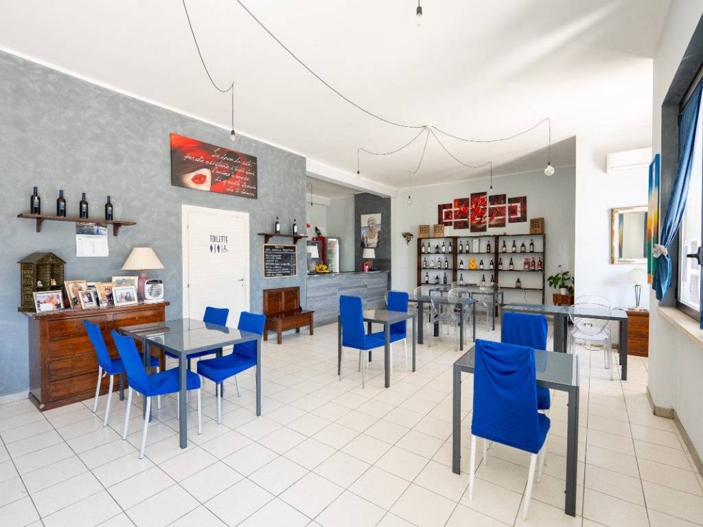 negozio in vendita a Rieti in zona Vazia