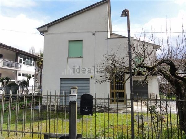 casa indipendente in vendita a Rieti