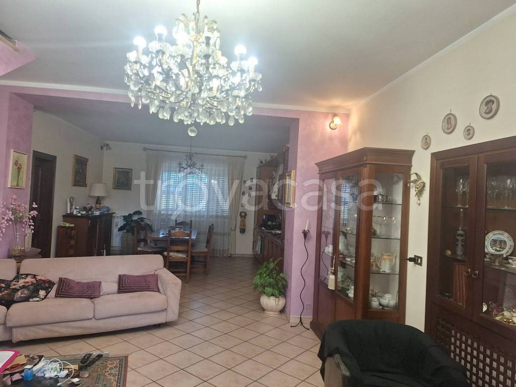 casa indipendente in vendita a Rieti in zona Centro Città