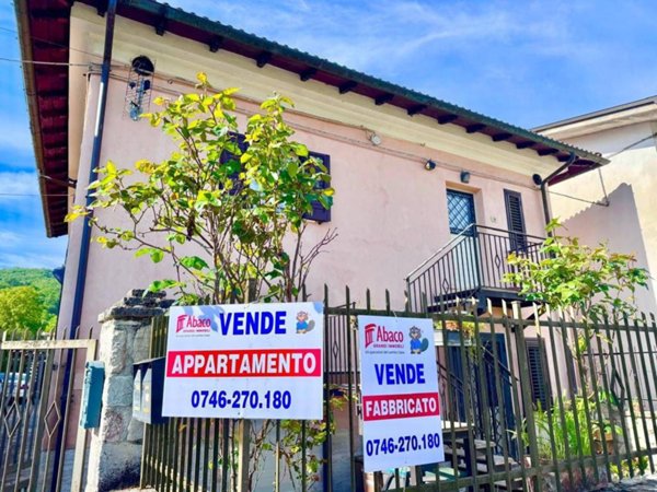 casa indipendente in vendita a Rieti in zona Centro Città