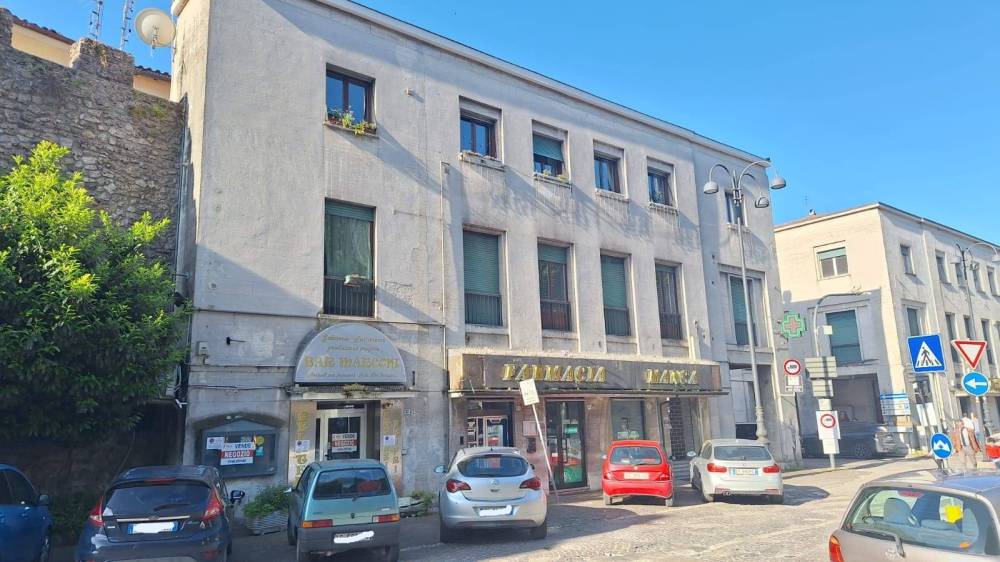 locale commerciale in vendita a Rieti in zona Campoloniano