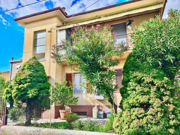 casa indipendente in vendita a Rieti in zona Campoloniano