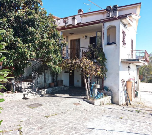 quadrivano in vendita a Rieti